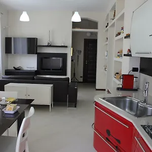 https://bnb-a-casa-di-marcy.catania-hotels.net